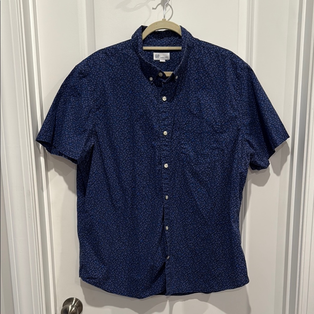 GAP Men's Navy Floral Patterned Button Down Shirt